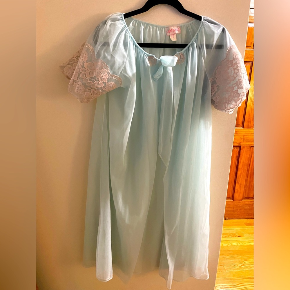 Baby Blue and White vintage Avian robe